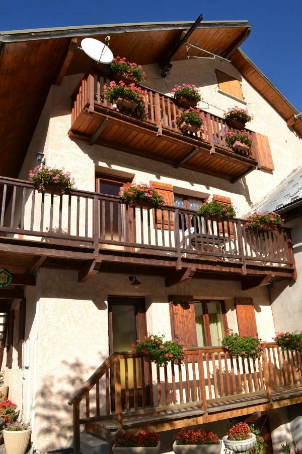 Le Balcon Fleuri Apartment Freissinieres Exterior photo